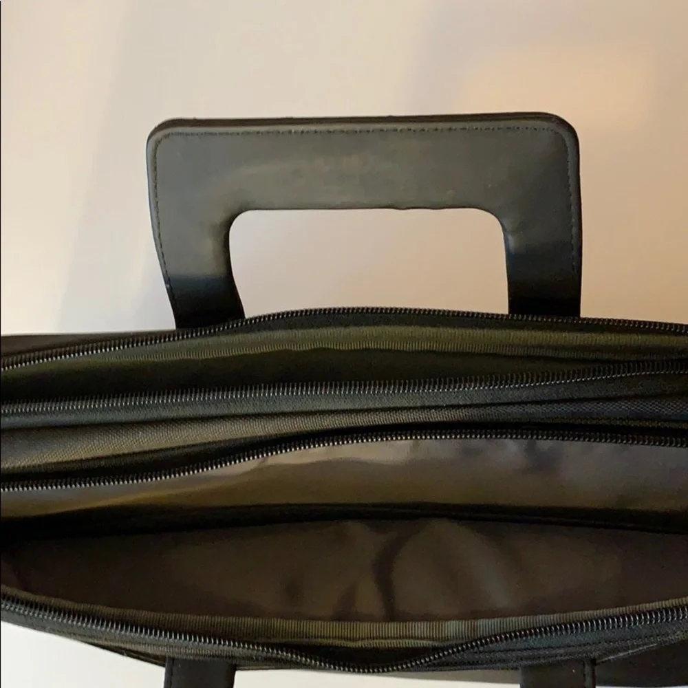 Dell laptop computer bag.